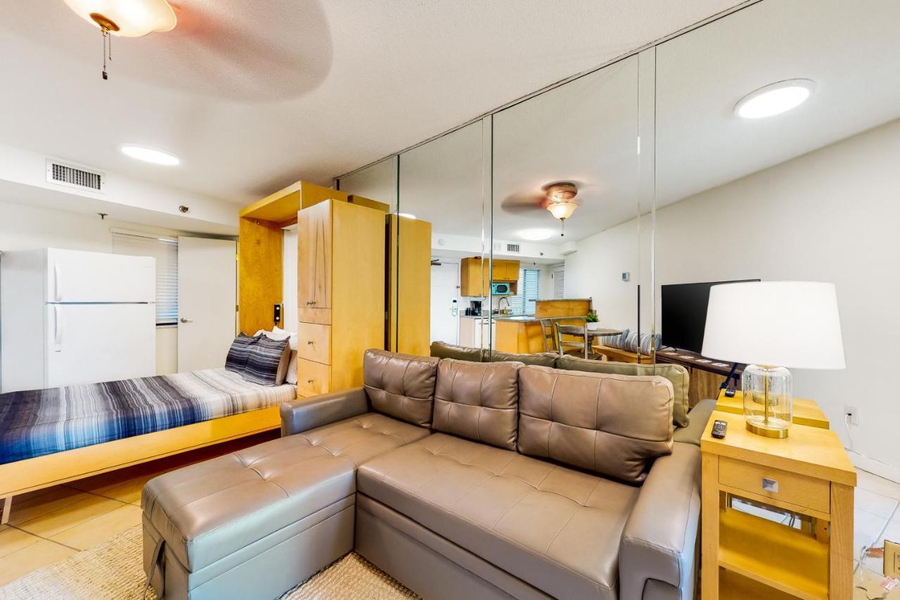 The Commodore Panama City Beach Room photo
